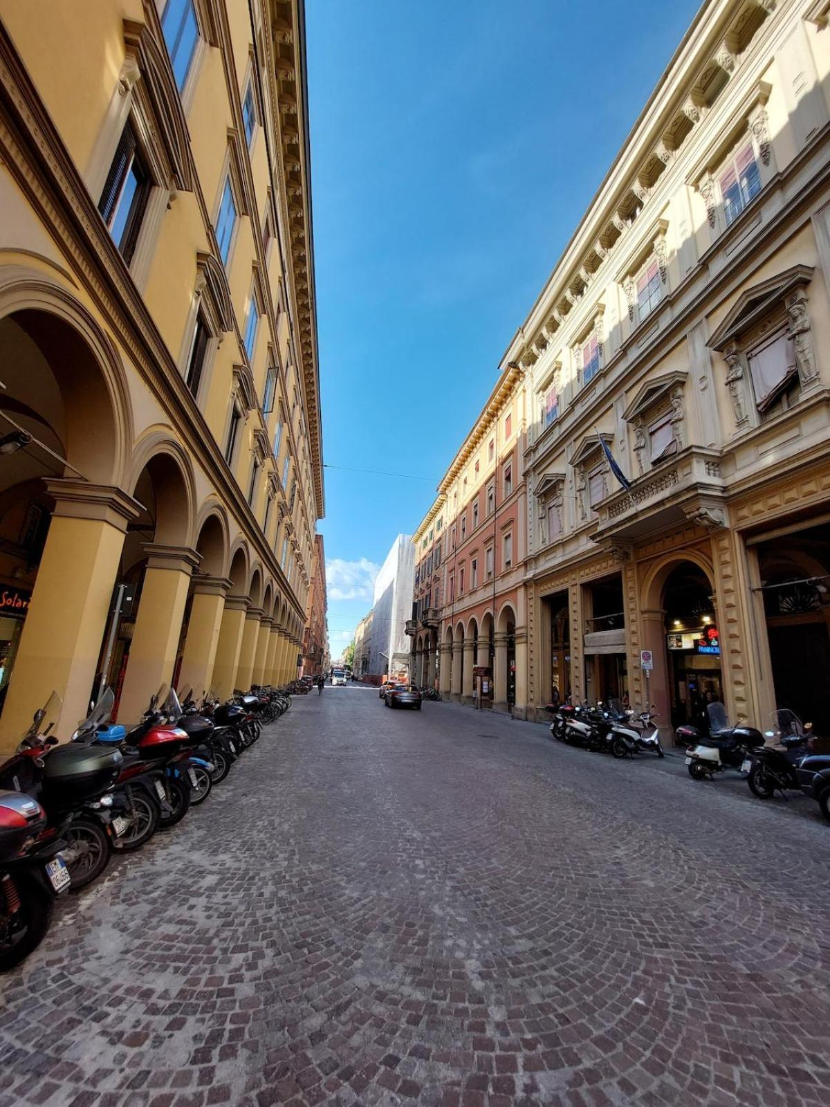 Monolocale Sui Tetti Di Bologna - Via Indipendenza Daire Dış mekan fotoğraf