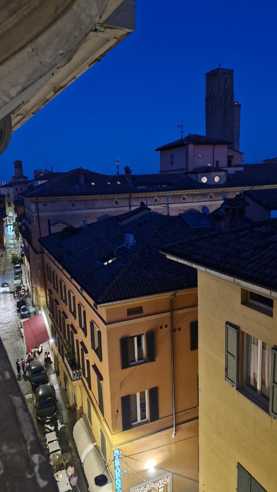 Monolocale Sui Tetti Di Bologna - Via Indipendenza Daire Dış mekan fotoğraf