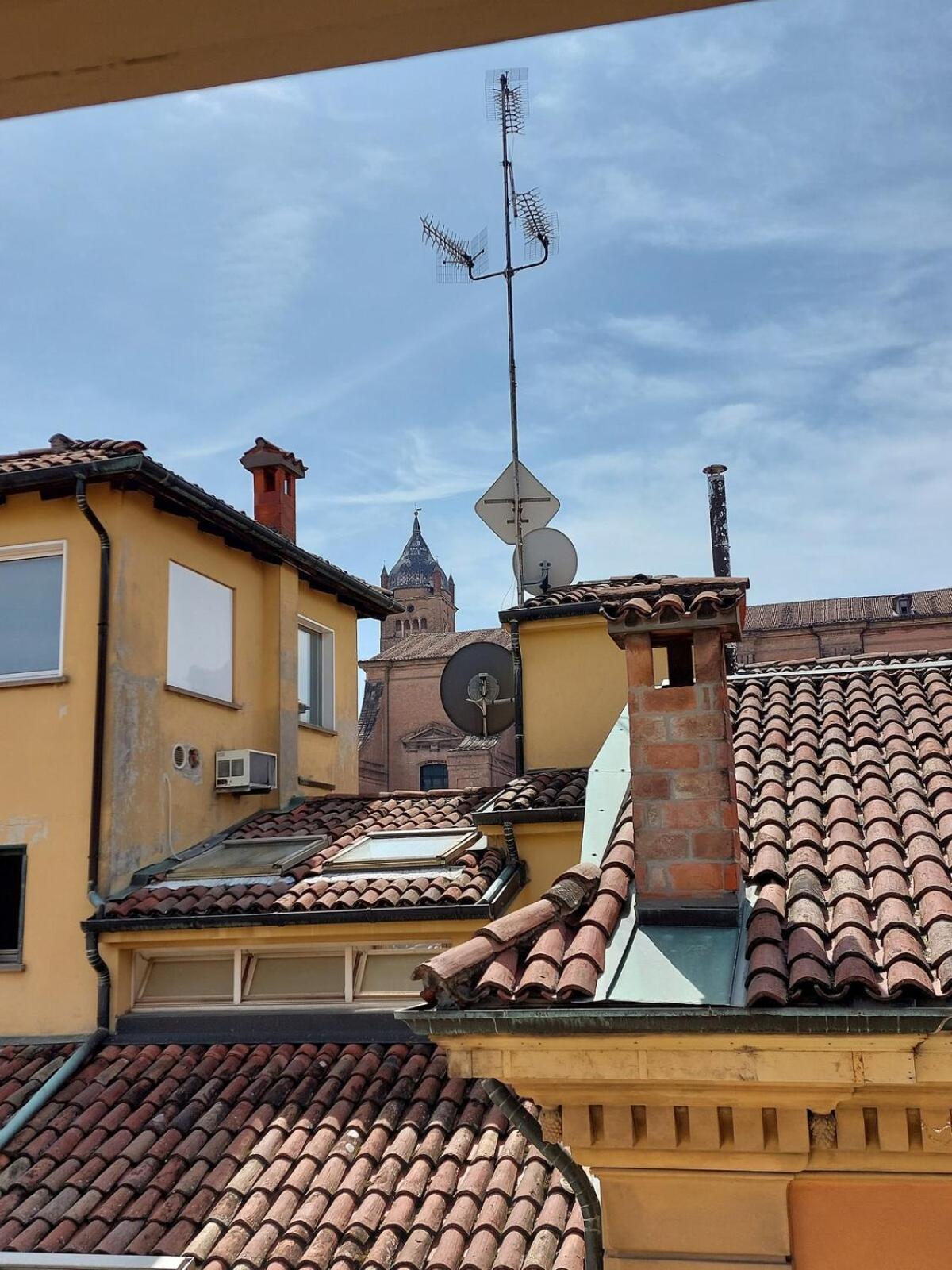 Monolocale Sui Tetti Di Bologna - Via Indipendenza Daire Dış mekan fotoğraf